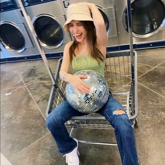 Meet your Posher, Emily - Picture 5 of 6